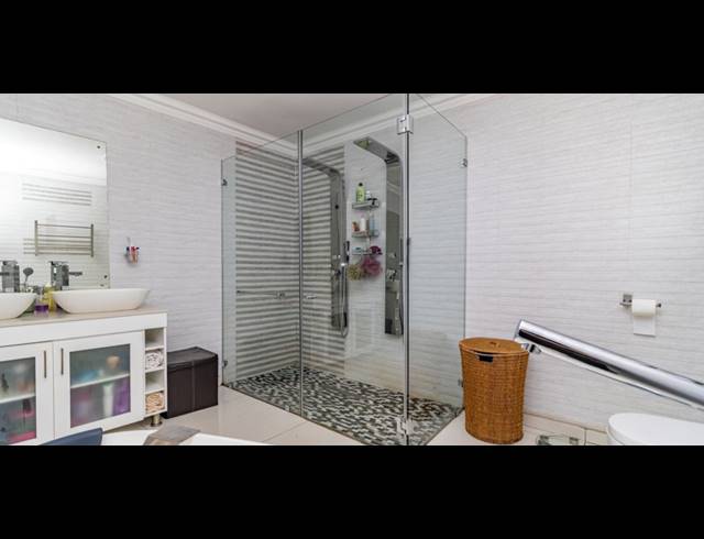 4 BEDROOM HOUSE FOR SALE IN GLEN ERASMIA